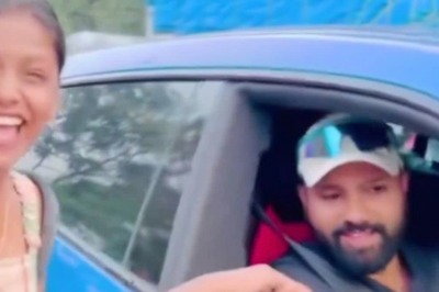 Rohit Sharma Stops His Car in Busy Mumbai Streets, Wishes Fan on Her Birthday: WATCH