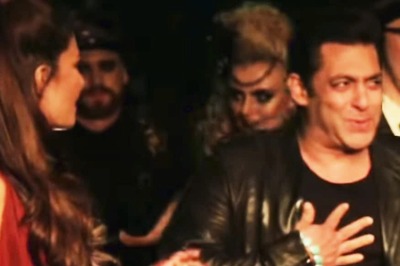 Salman Khan's Awesome Reaction While Performing with Race 3 Co-star Jacqueline Fernandez to Allah Duhai Hai Will Leave You In Splits, Watch Video