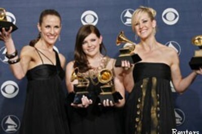 High five for Dixie Chicks at Grammy