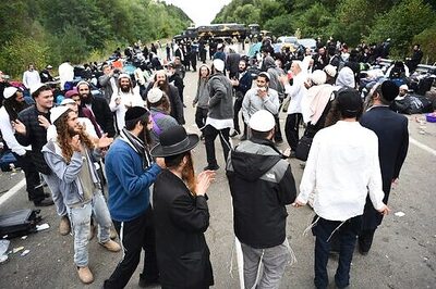 Ukraine Urges Jewish Pilgrims Stuck At Border To Turn Back