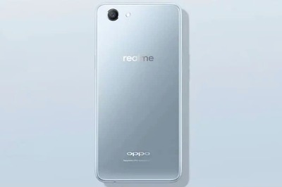 OPPO RealMe 1 Silver Limited Edition Goes For Sale Today on Amazon: Price, Specifications And More