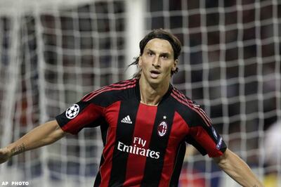 AC Milan beat Napoli to move past Inter