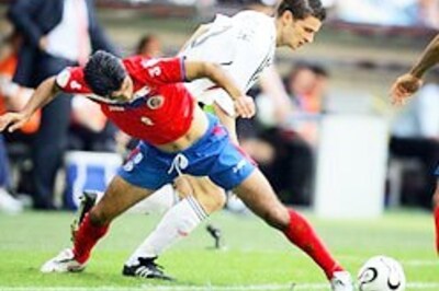 Germany kick-off, beat Costa Rica