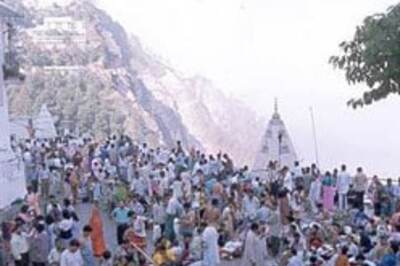 Sun shines, Vaishnodevi yatra resumes
