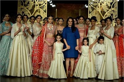 ICW 2017: Anita Dongre's 'Tree Of Love' Makes Couture Look Effortlessly Luxurious Yet Comfortable