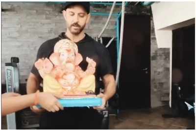 Hrithik Roshan Gives a Glimpse of His Family's Ganpati Visarjan Celebrations with Suzanne Khan and Others