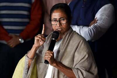 BJP's Plan to 'Placate' Angry Mamata Involves Sending 10 Lakh 'Jai Shri Ram' Post Cards to Her Residence