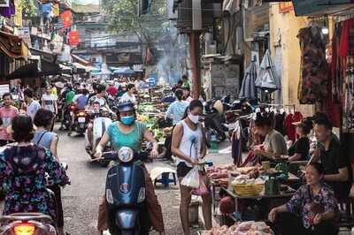Vietnam Says Every City, Province Now at Risk of Virus Infection