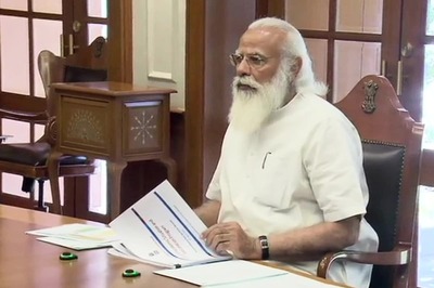 PM Modi Speaks to Uddhav Thackeray on Cyclone Tauktae Related Situation in Maharashtra