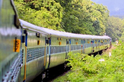 Indian Railways Restores Train Services after Puducherry Express Derail in Mumbai