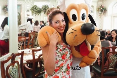 Inside Munmun Dutta's Throwback Album From Disneyland With TMKOC team
