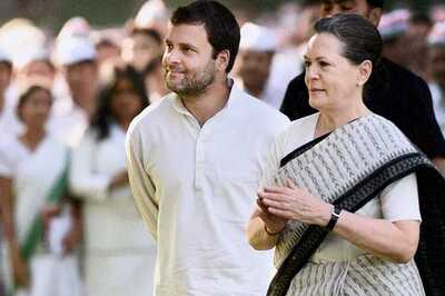 Sonia Gandhi May Finally Hand Over Reins to Rahul Post Diwali