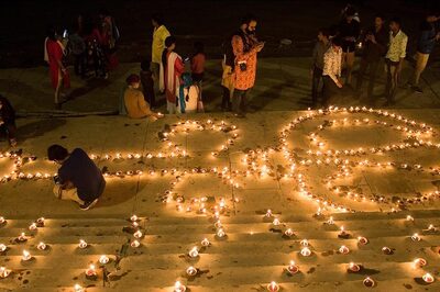 Diwali Vocal for Local: Unique initiative of Vocal for Local on Diwali, children from Uttar Pradesh made 10 thousand lamps