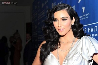 Valentino  serves  Kim Kardashian with a diet wedding cake