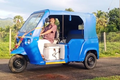 Zoho Founder Sridhar Vembu Drives Treo Electric Auto, Offers Anand Mahindra Suggestions