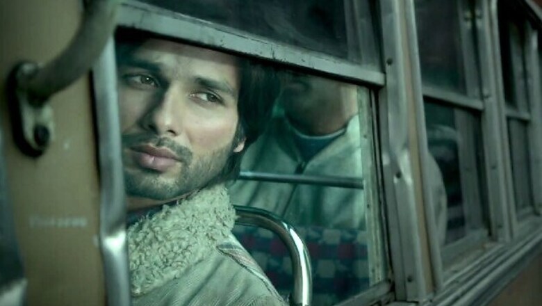 'Haider', 'Queen' win top honours at Screen Awards, Priyanka Chopra adjudged best actress