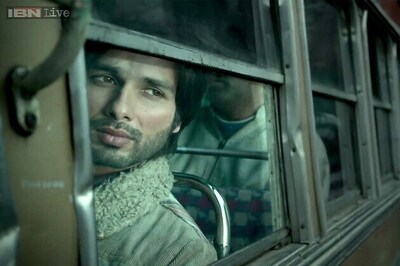 'Haider', 'Queen' win top honours at Screen Awards, Priyanka Chopra adjudged best actress