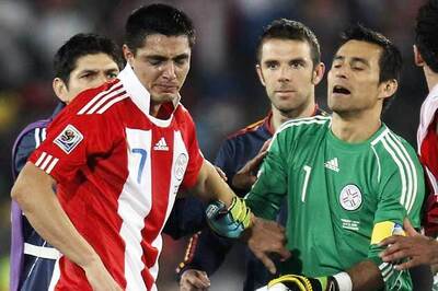 Paraguay's Cardozo inconsolable over penalty miss