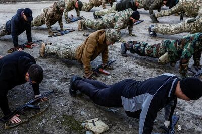 Video: Young Ukrainians Attack Army Recruiters As They Desperately Avoid Conscription Amid Russian Gains