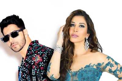 Sophie Choudry Launches New Track Gori Hai With Varun Dhawan; Actor Reveals Having a 'Huge Crush' On Singer