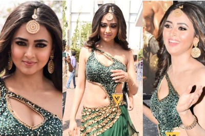 Naagin 6 Fame Tejasswi Prakash Looks Her Hottest Best As She Attends Spy Bahu's Holi shoot; Watch