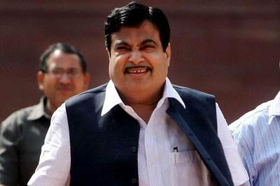 Gadkari meets Advani, to abide by BJP's decision