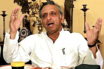 OPINION | From Hafiz 'Sahab' to Mughal Kings, Mani Shankar Aiyar Keeps the Gaffes Coming