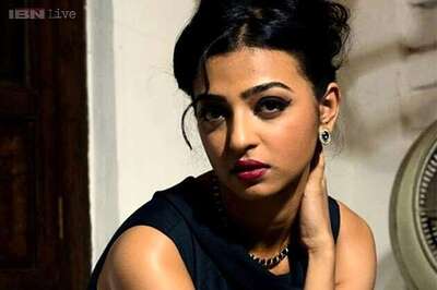 I loved working with Varun Dhawan in 'Badlapur'; it was brave of him to take on such a dark role: Radhika Apte