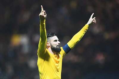 Olivier Giroud, Laurent Koscielny, Francis Coquelin Pen New Arsenal Deals