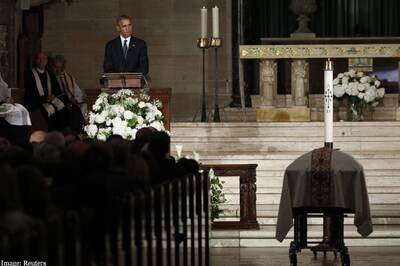 Obamas, Clintons join Vice President Joe Biden's at son Beau's funeral