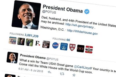 Barack Obama shows a looser side on Twitter as @POTUS