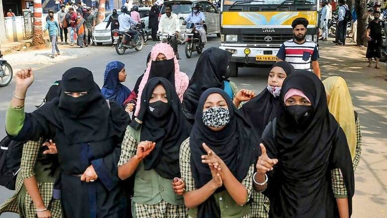 Opinion | Hijab Row: Why It’s Best Not to Communalise the Issue, Rather Wait for Supreme Court Verdict