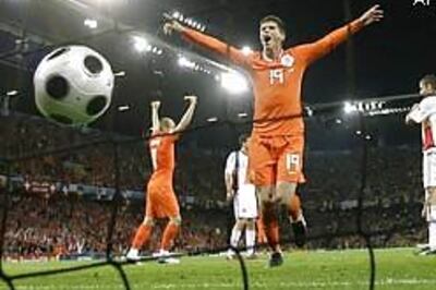 Euro 2008: Dutch reserves prove too good for Romania