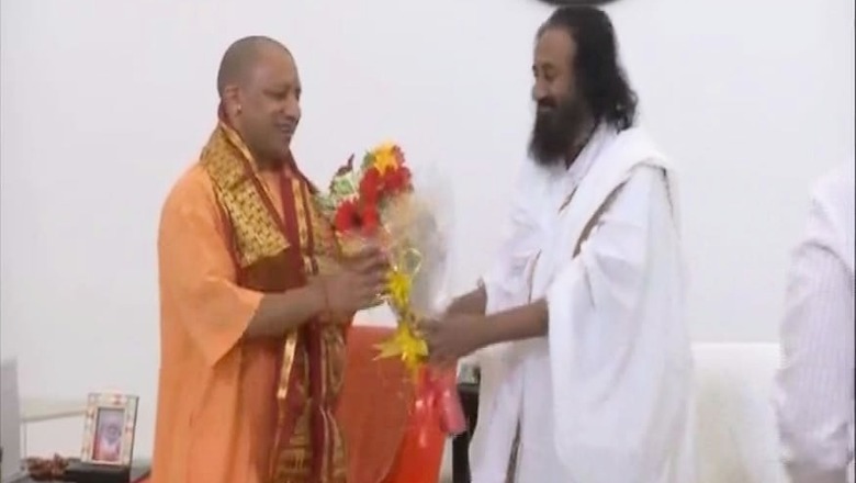 Sri Sri Ravi Shankar Meets UP CM Adityanath, Says no Formula Yet on Ayodhya
