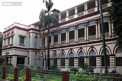 Bengal minister urges Jadavpur students to end fast, one hospitalised