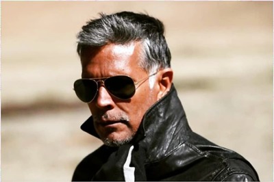 Milind Soman has a New Push-ups Variations and Netizens Can’t Keep Calm