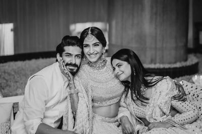 Sonam Kapoor Shares Unseen Pic from Her Wedding Album Featuring Siblings Rhea and Harshvardhan