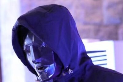 Raj Kundra Says He's Been Covering His Face in Public Because He Doesn't Wish to Give Media Access to Him