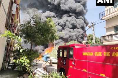 Massive Fire Breaks out in Illegal Bengaluru Factory Storing 2,000L of Sanitiser, 3 Buildings Gutted