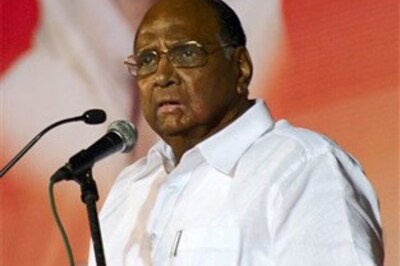 Pawar eyes PM's post; woos news Fronts