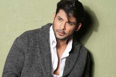 Sidharth Shukla Flaunts His Winter Wardrobe As He Eagerly Waits for 'Jacket Weather' in Mumbai