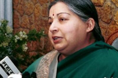 SC orders status quo in EC's case against Jayalalithaa