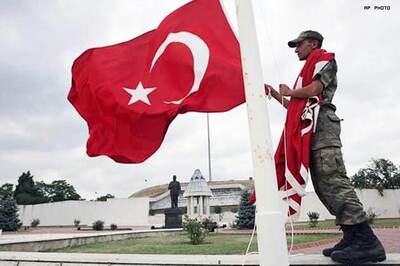 Turkish jets raid Iraq, clashes kill 20