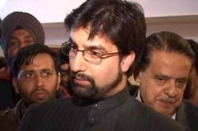India, Pak to reduce troops: Mirwaiz