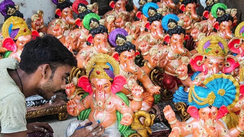 Ganesh Chaturthi 2022: Last Day to Get BMC Approval for Ganesh Pandals; Delhi-NCR Artisans See Rise in Demand, Neon Idols in Style