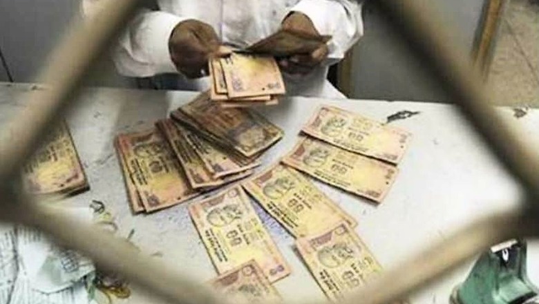 Unique Ways in Which Indians Are Dodging Currency Ban