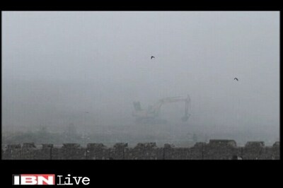 Maharashtra CM orders inquiry into fire at Deonar dumpyard in Mumbai