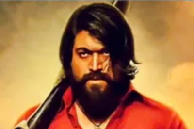 KGF 2 Twitter Review: Yash Starrer Dubbed 'Terrific', 'Blockbuster'; Fans Say 'Rocky Rewriting History'