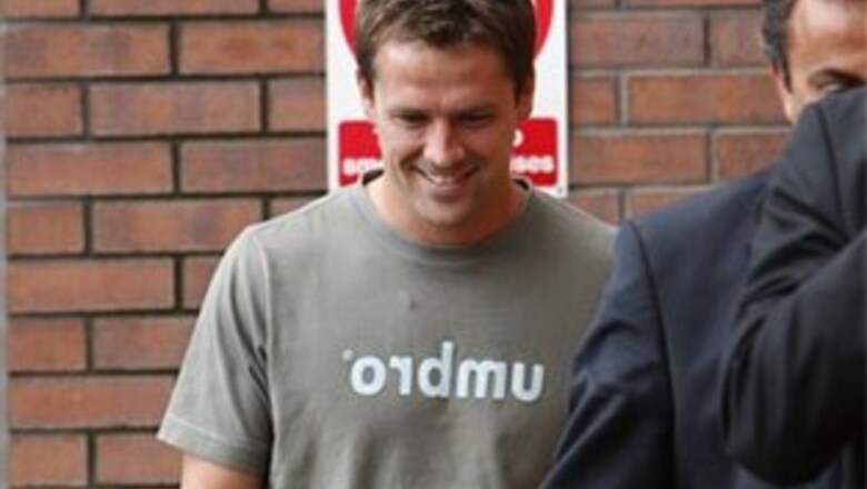 Manchester United unveil Owen, two other players