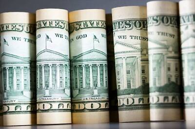 Dollar Steady Ahead of US Presidential Election